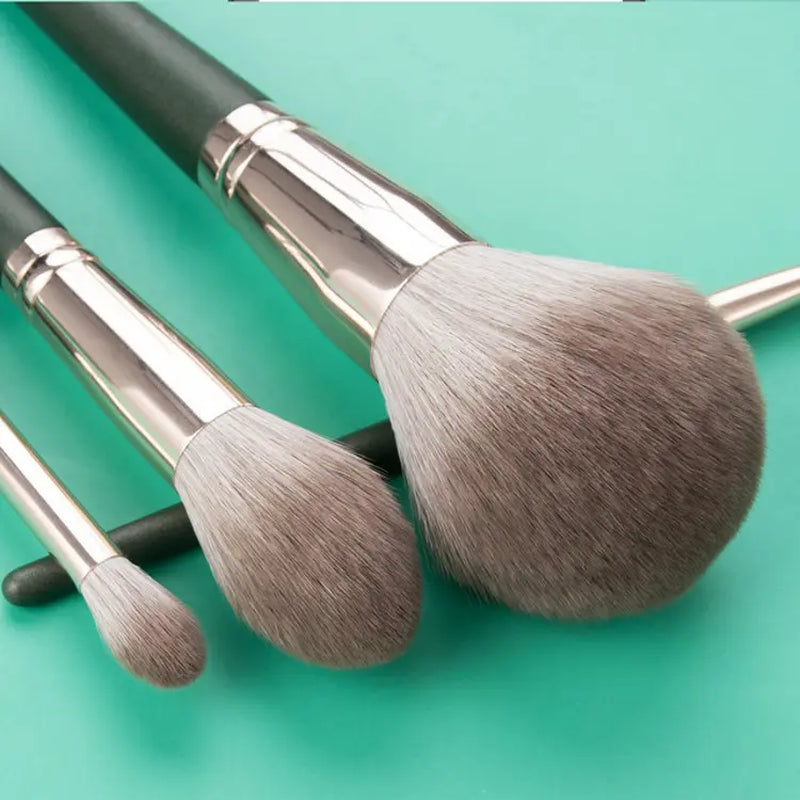 Ultimate Makeup Brush Set: 14 Professional Brushes for Flawless Application, Perfect for Travel and Gifting
