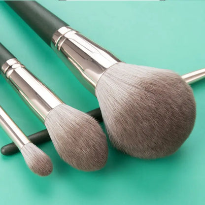 Ultimate Makeup Brush Set: 14 Professional Brushes for Flawless Application, Perfect for Travel and Gifting