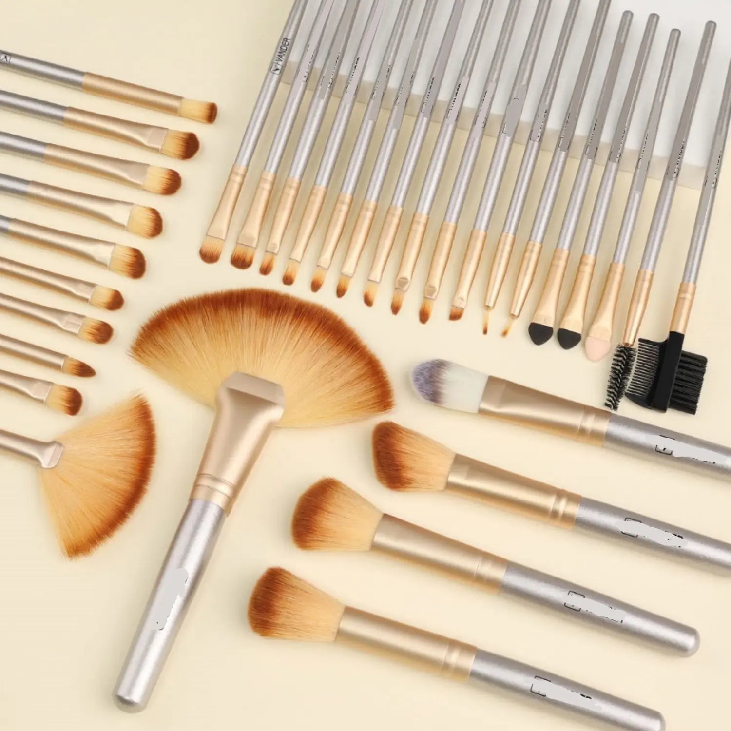 Elevate Your Beauty Routine with the 32-Piece Professional Makeup Brush Set - Perfect for Flawless Application and On-the-Go Glam!