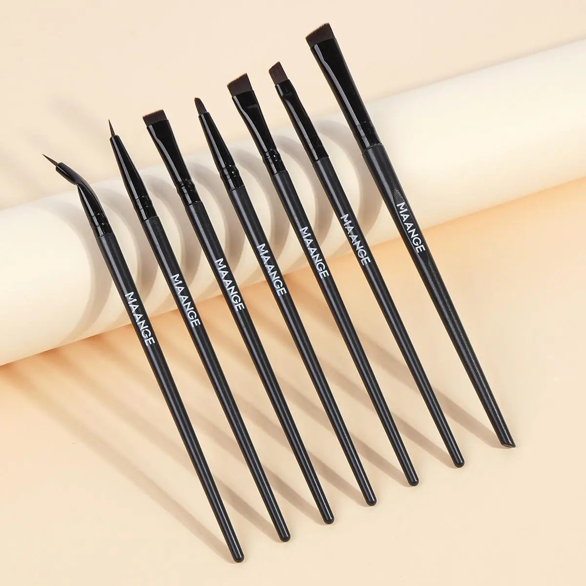 Elevate Your Eye Makeup Game with the MAANGE 7-Piece Professional Brush Set - Perfect for Eyebrows, Eyeliner, and Eyeshadow