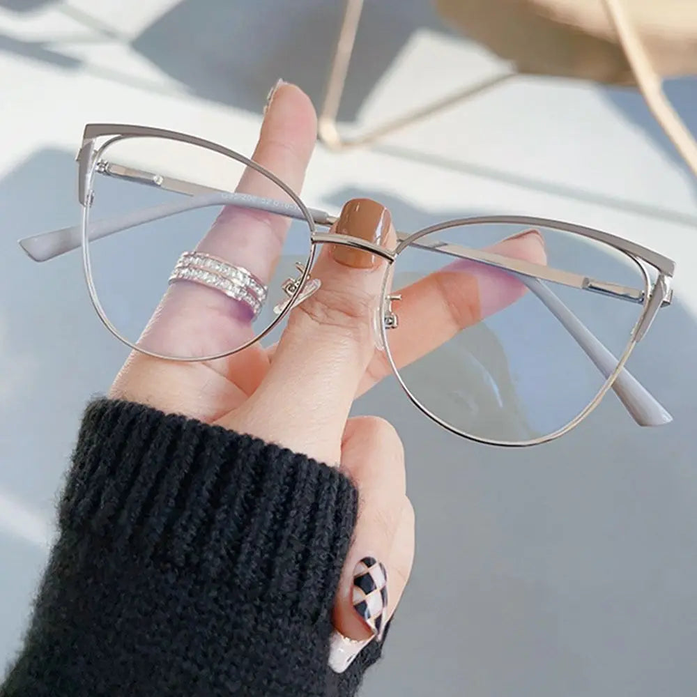 Stylish Anti-Blue Light Glasses for Women - Ultimate Eye Protection with Trendy Cat Eye Design