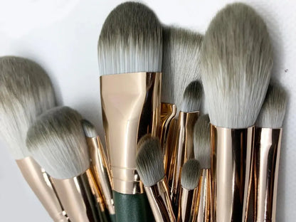 Ultimate Makeup Brush Set: 14 Professional Brushes for Flawless Application, Perfect for Travel and Gifting