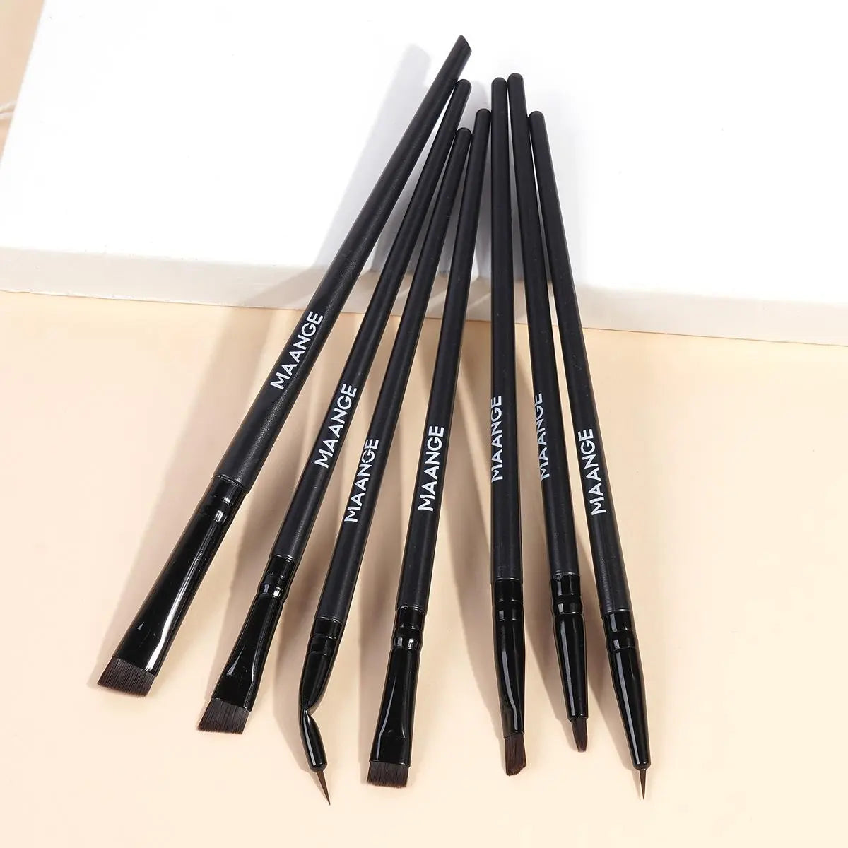 Elevate Your Eye Makeup Game with the MAANGE 7-Piece Professional Brush Set - Perfect for Eyebrows, Eyeliner, and Eyeshadow
