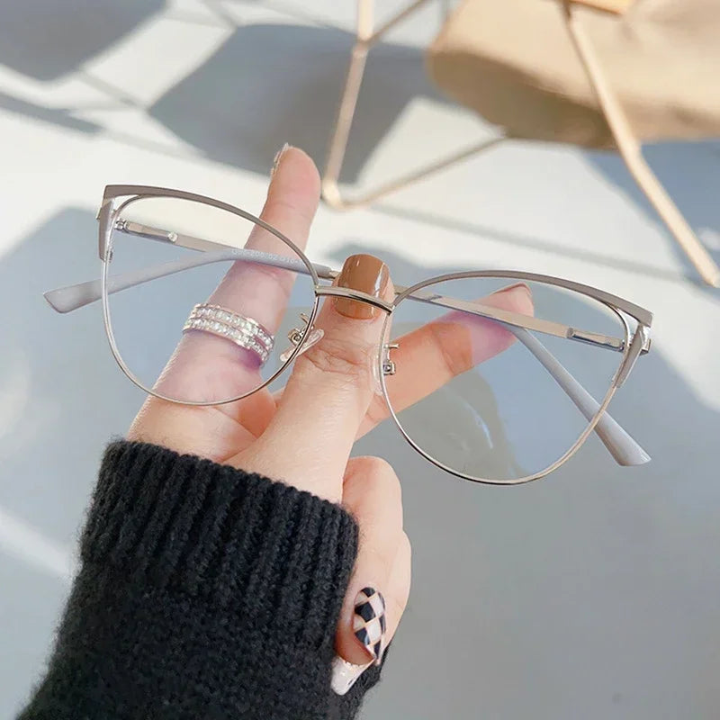 Elevate Your Style with Our Retro Cat Eye Anti-Blue Light Glasses for Women and Men - Fashionable Oversized Eyewear for Reading and Screen Time