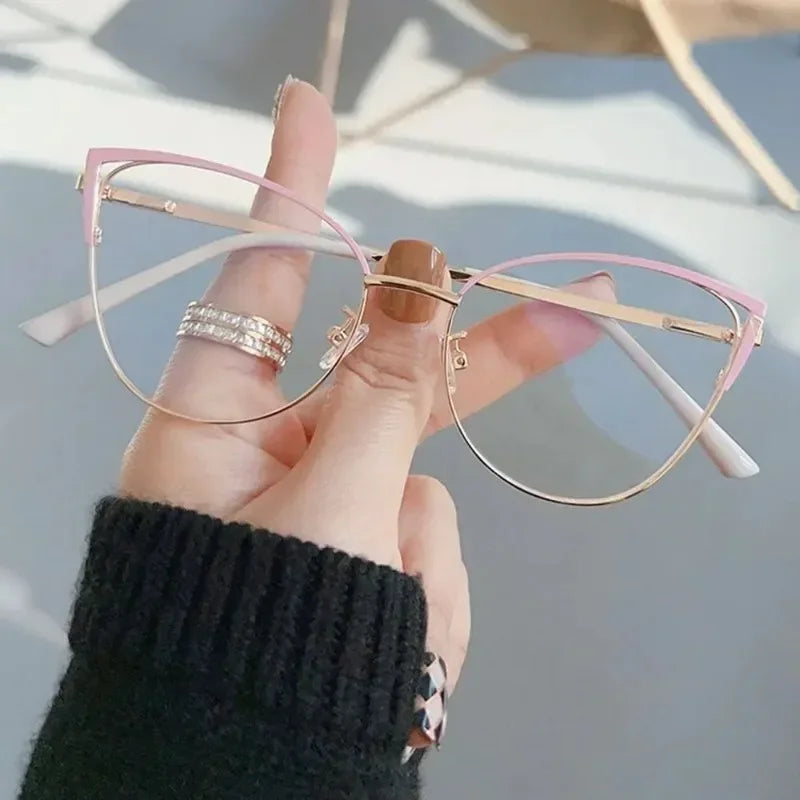 Elevate Your Style with Our Retro Cat Eye Anti-Blue Light Glasses for Women and Men - Fashionable Oversized Eyewear for Reading and Screen Time