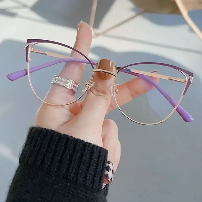 Elevate Your Style with Our Retro Cat Eye Anti-Blue Light Glasses for Women and Men - Fashionable Oversized Eyewear for Reading and Screen Time