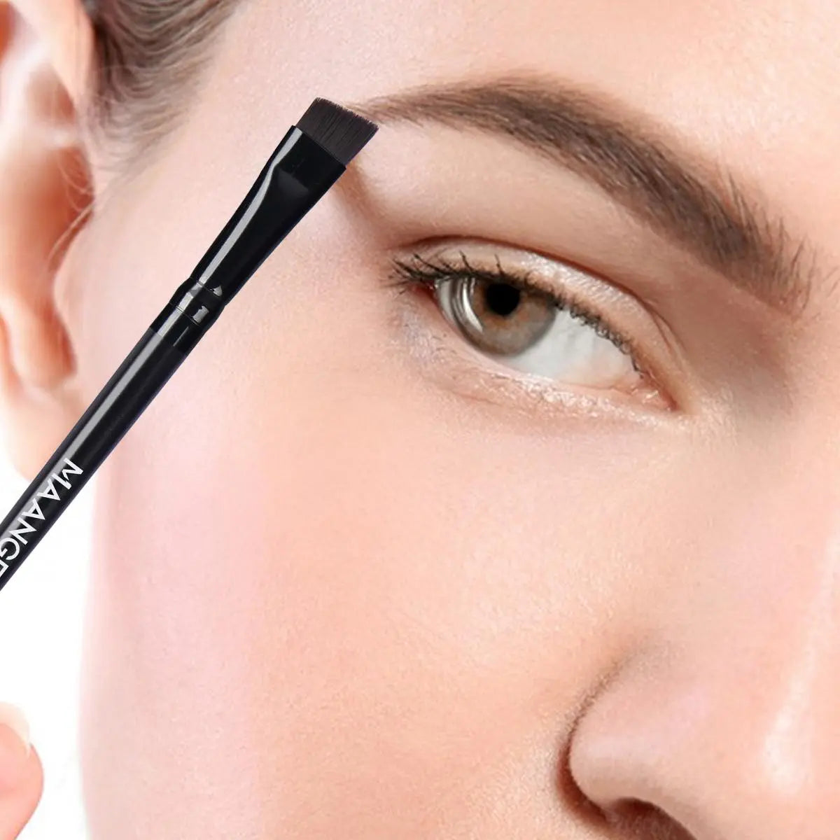 Elevate Your Eye Makeup Game with the MAANGE 7-Piece Professional Brush Set - Perfect for Eyebrows, Eyeliner, and Eyeshadow