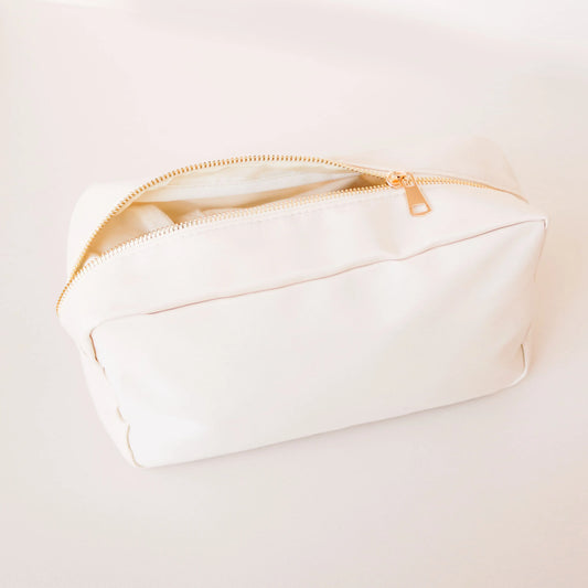Chic Functional Nylon Make-Up Bag with Elegant Gold Zipper - Perfect for Weddings and Special Occasions!