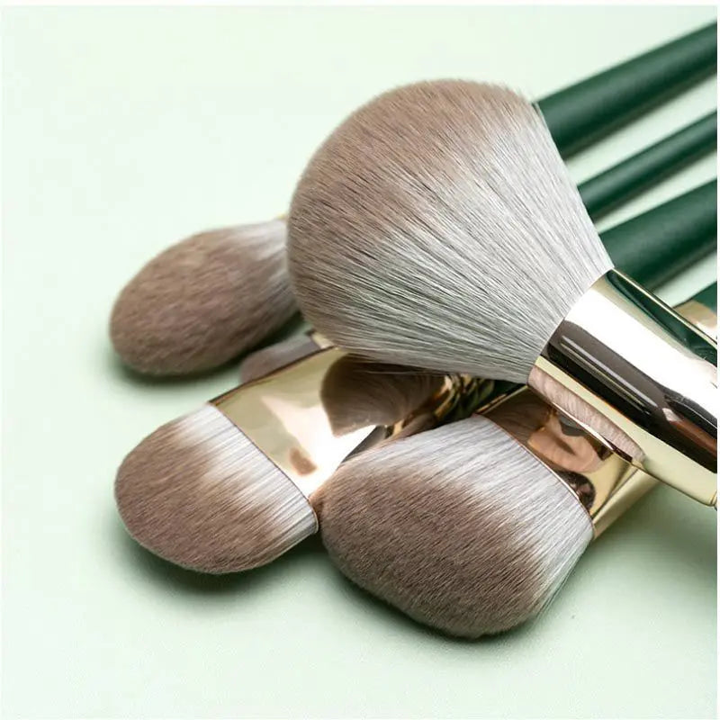 Ultimate Makeup Brush Set: 14 Professional Brushes for Flawless Application, Perfect for Travel and Gifting